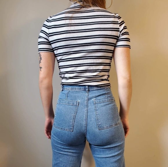 Black and white stripes crop top - Picture 2 of 7